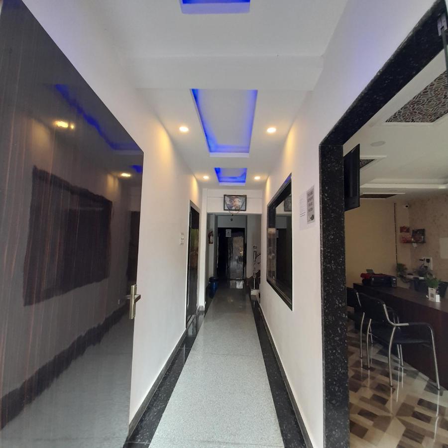 Garden Guest House Near Rene Tower Ruby General Hospital Колката Екстериор снимка
