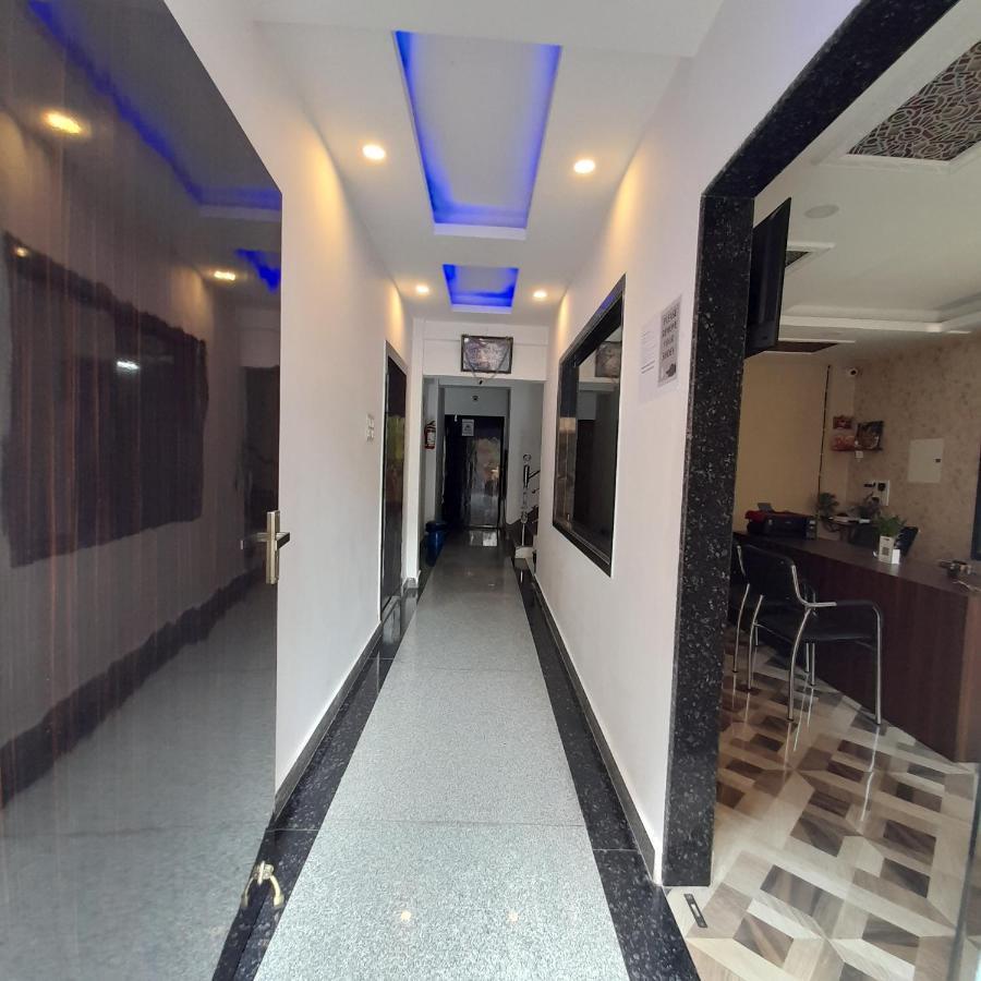 Garden Guest House Near Rene Tower Ruby General Hospital Колката Екстериор снимка