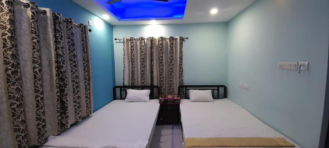 Garden Guest House Near Rene Tower Ruby General Hospital Колката Екстериор снимка