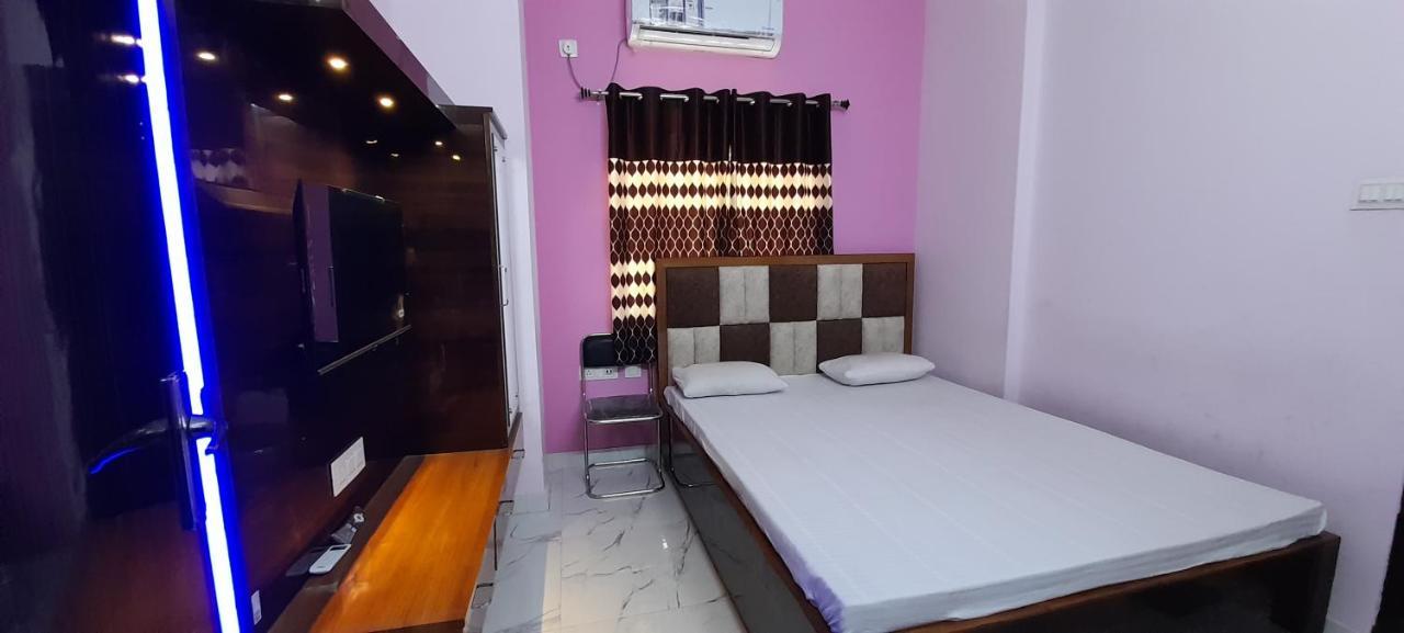 Garden Guest House Near Rene Tower Ruby General Hospital Колката Екстериор снимка