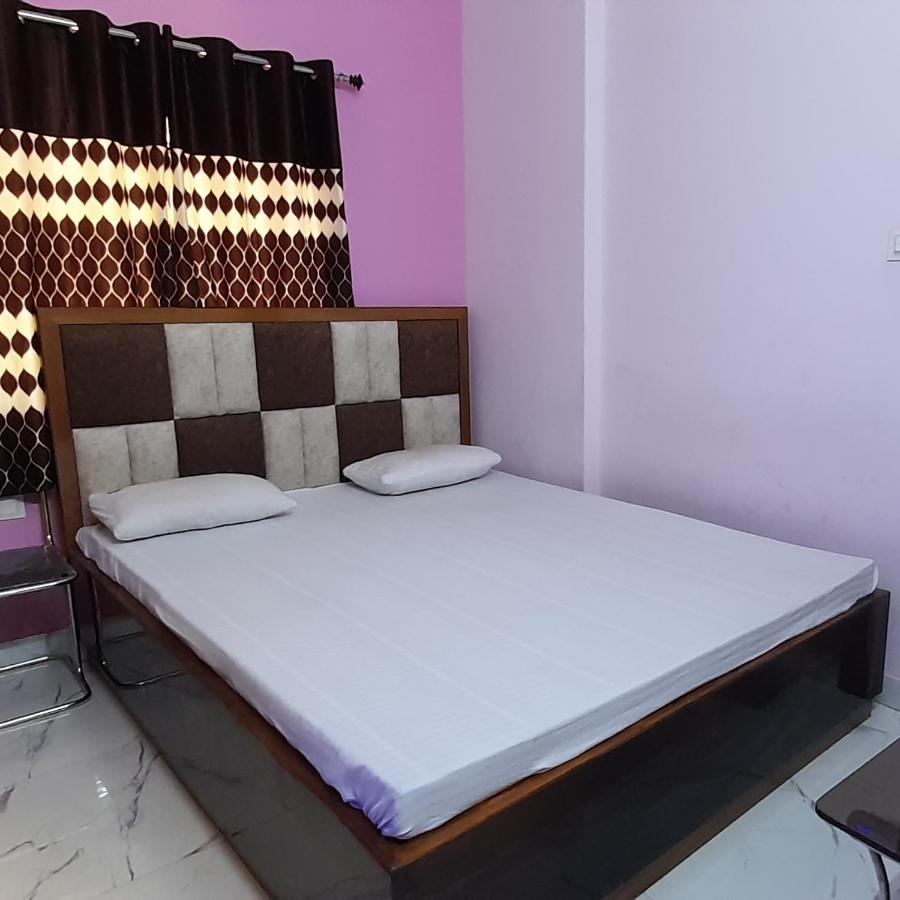 Garden Guest House Near Rene Tower Ruby General Hospital Колката Екстериор снимка