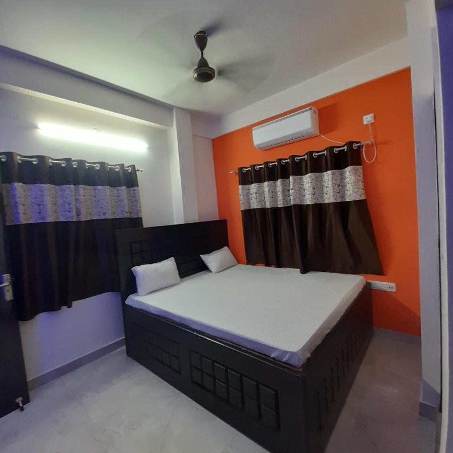 Garden Guest House Near Rene Tower Ruby General Hospital Колката Екстериор снимка