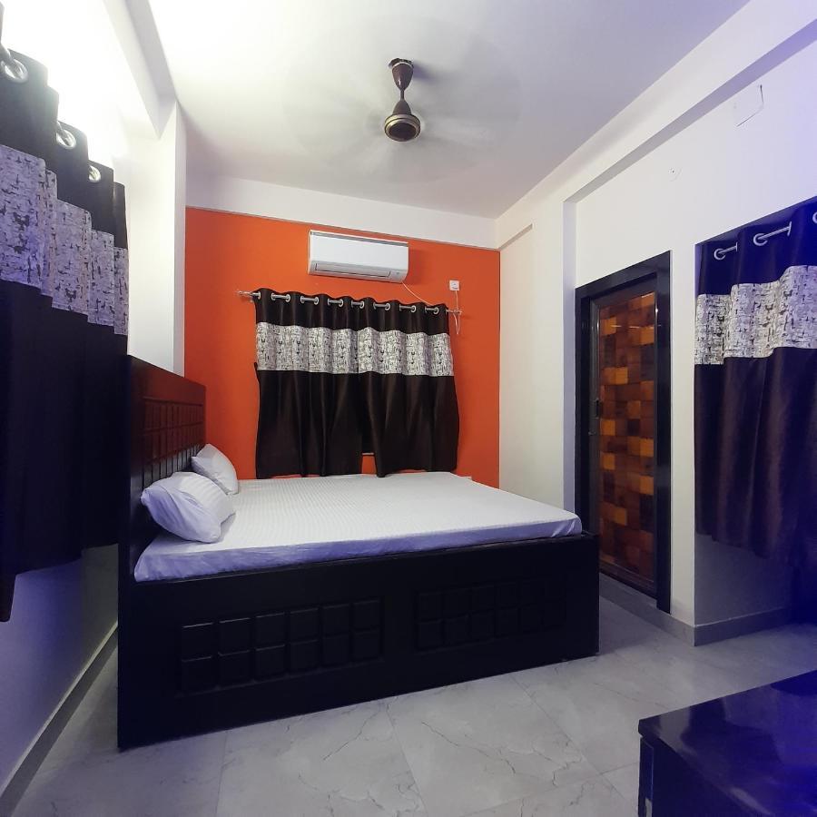 Garden Guest House Near Rene Tower Ruby General Hospital Колката Екстериор снимка