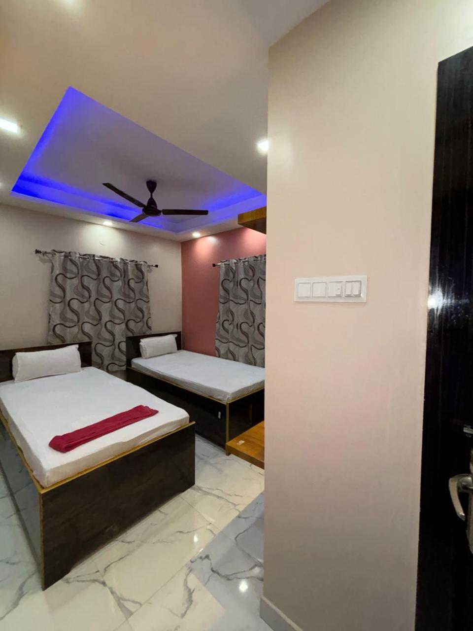 Garden Guest House Near Rene Tower Ruby General Hospital Колката Екстериор снимка