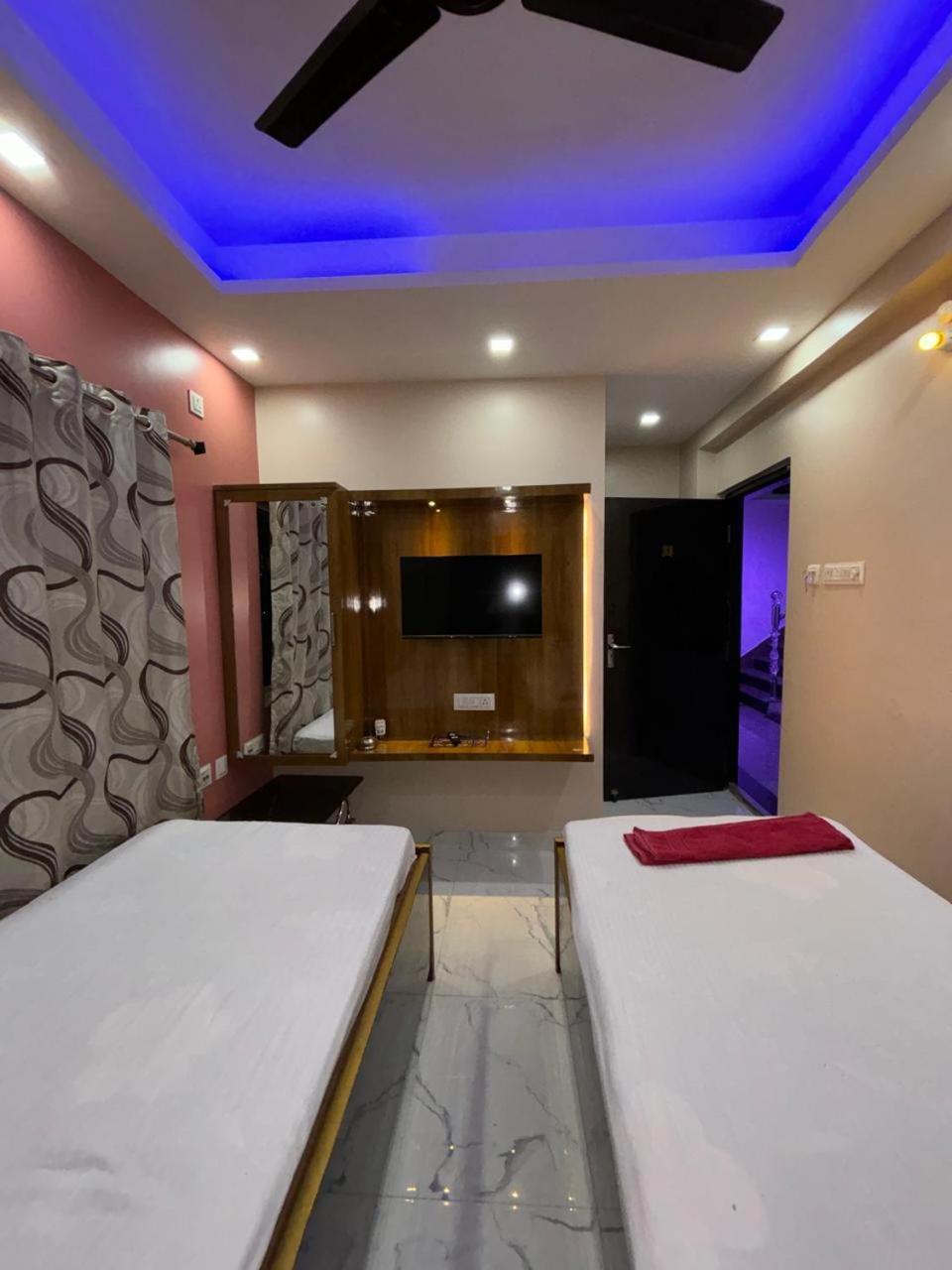 Garden Guest House Near Rene Tower Ruby General Hospital Колката Екстериор снимка