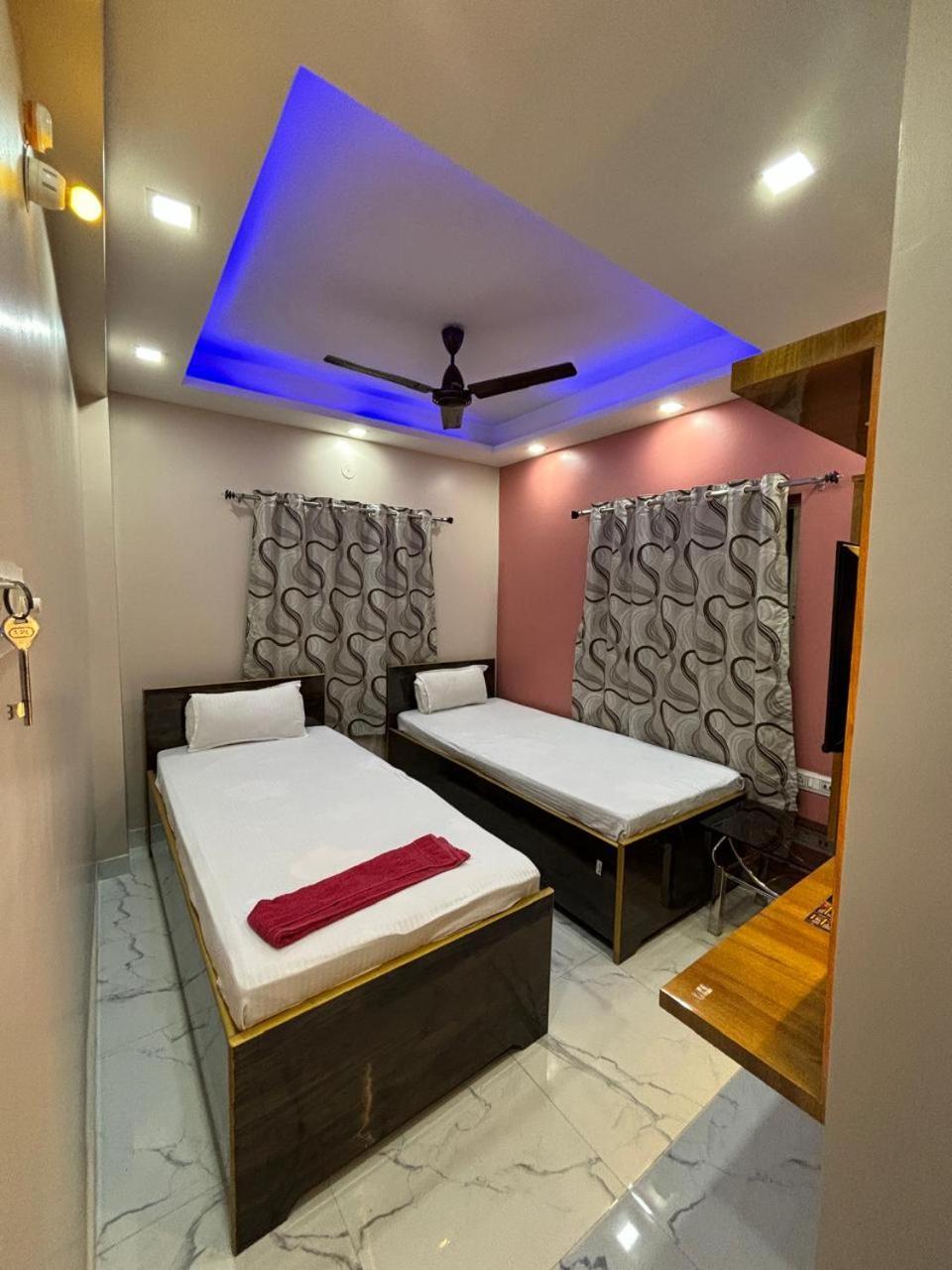 Garden Guest House Near Rene Tower Ruby General Hospital Колката Екстериор снимка