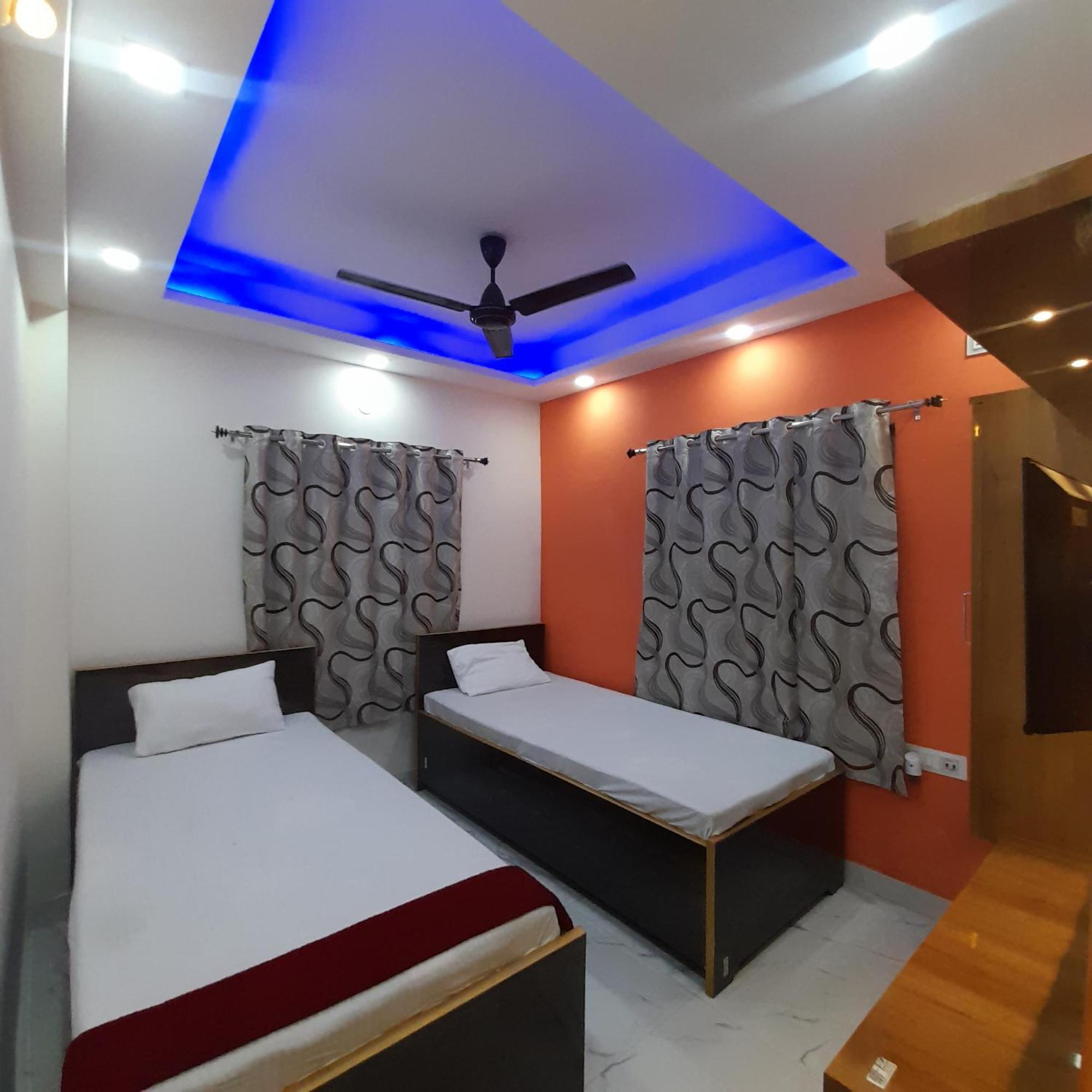 Garden Guest House Near Rene Tower Ruby General Hospital Колката Стая снимка