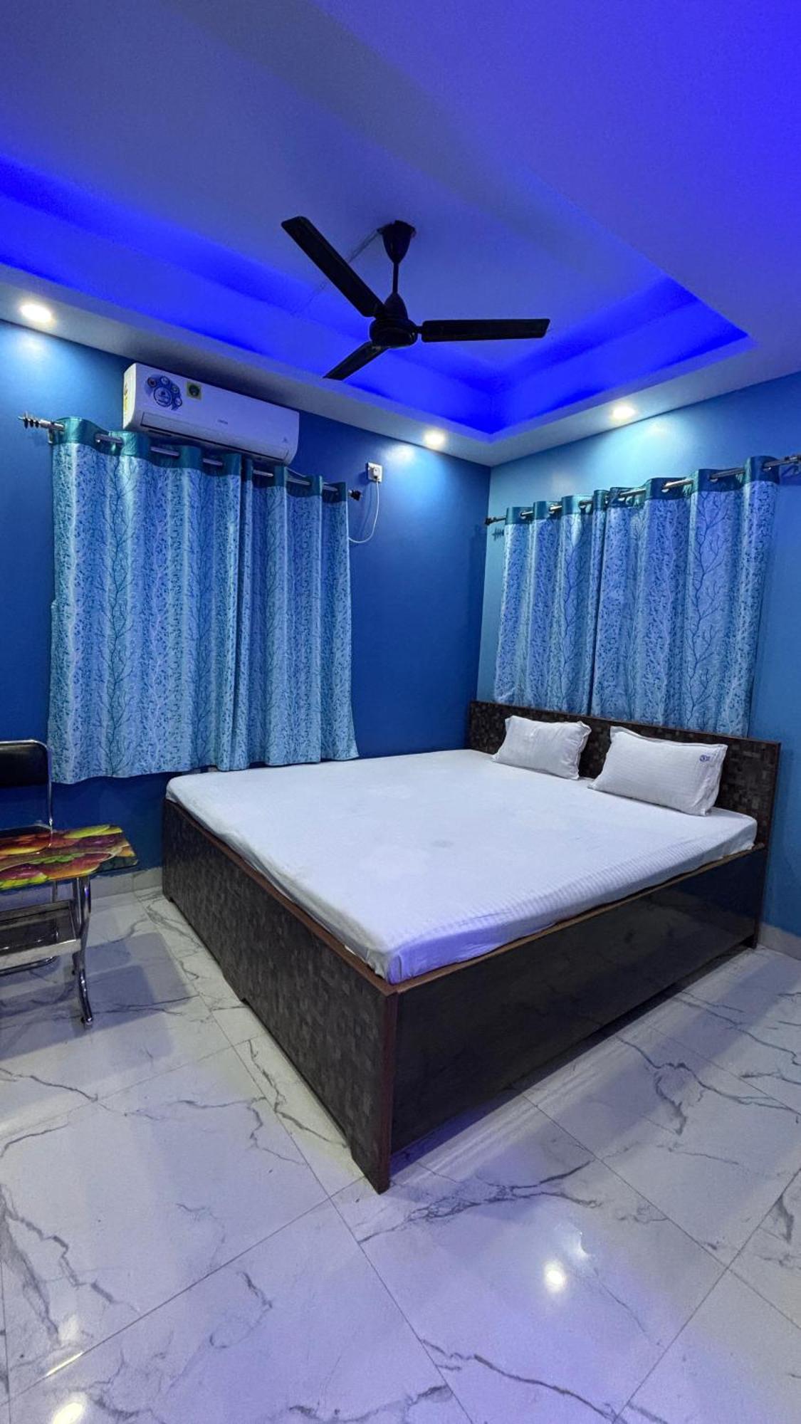 Garden Guest House Near Rene Tower Ruby General Hospital Колката Екстериор снимка